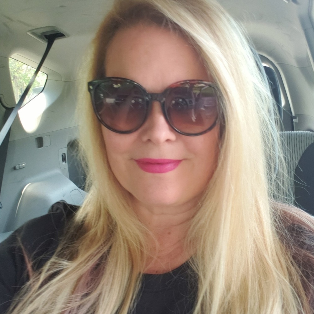 Meet your Posher, Liz